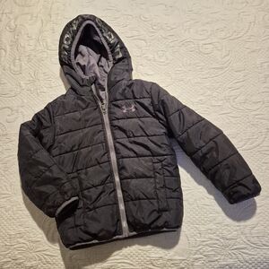 Under Armour toddler quilted Size 4 black hooded jacket loose fit Cold Gear VGUC